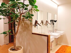 Shared Dormitory, Women only | Hypo-allergenic bedding, iron/ironing board, free WiFi, bed sheets