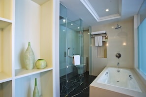 Bathroom - Mercure Chengdu North (Chengdu)