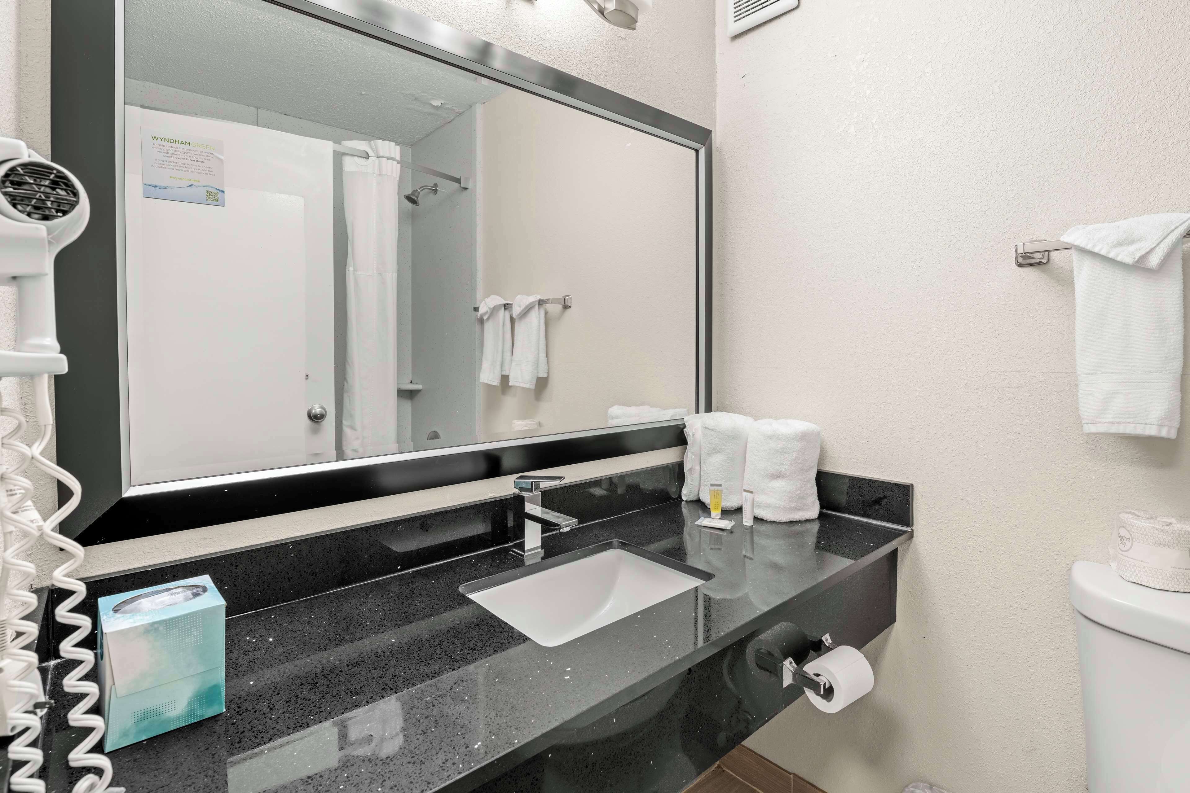 Photo - Red Lion Hotel Charlotte