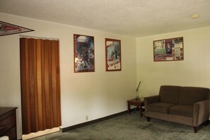 Standardzimmer, 1 Queen-Bett (Newly remodeled bathrooms)