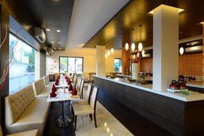 Breakfast, lunch and dinner served - JC Castle (Rahata)
