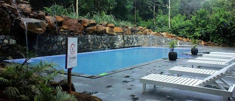Indoor pool, outdoor pool