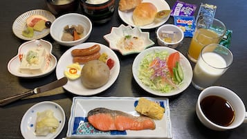 Daily local cuisine breakfast for a fee