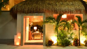 Unclassified image, 5 of 40, button - Palms Tulum Luxury Hotel (Tulum)