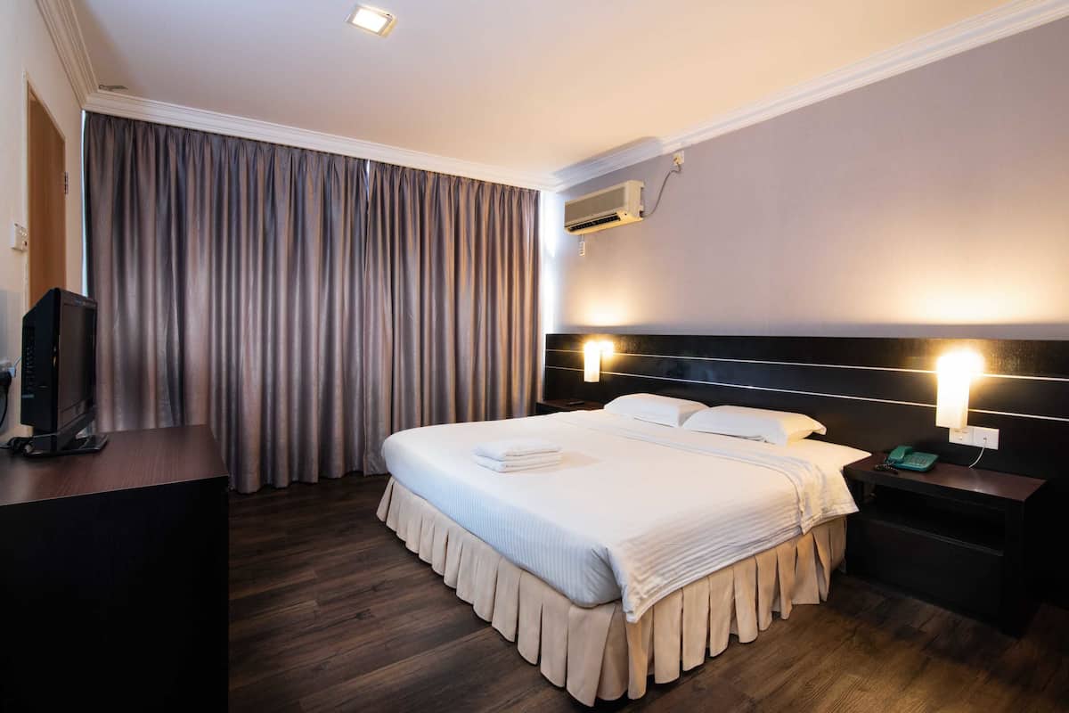 Superior kamer, 1 kingsize bed | Een minibar, een kluis op de kamer, een bureau, gratis wifi