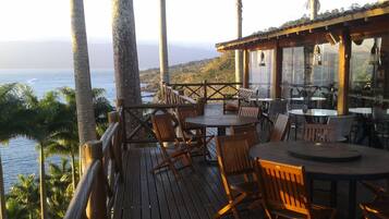 Ilmainen päivittäinen tilauksen mukaan valmistettu aamiainen