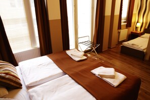Superior-Dreibettzimmer | Minibar, Schreibtisch, Verdunkelungsvorhänge, kostenloses WLAN