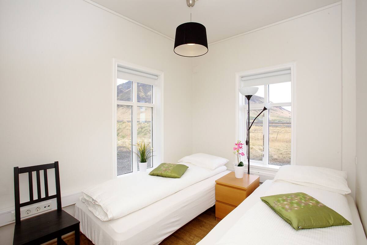 Habitación estándar con 2 camas individuales, 2 camas individuales | Ropa de cama