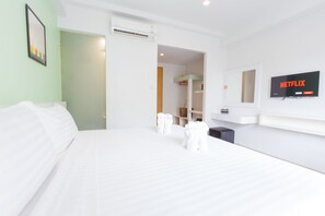 Deluxe Room, Pool Access | Minibar, in-room safe, desk, free WiFi - The Frutta Boutique Patong Beach (Patong)