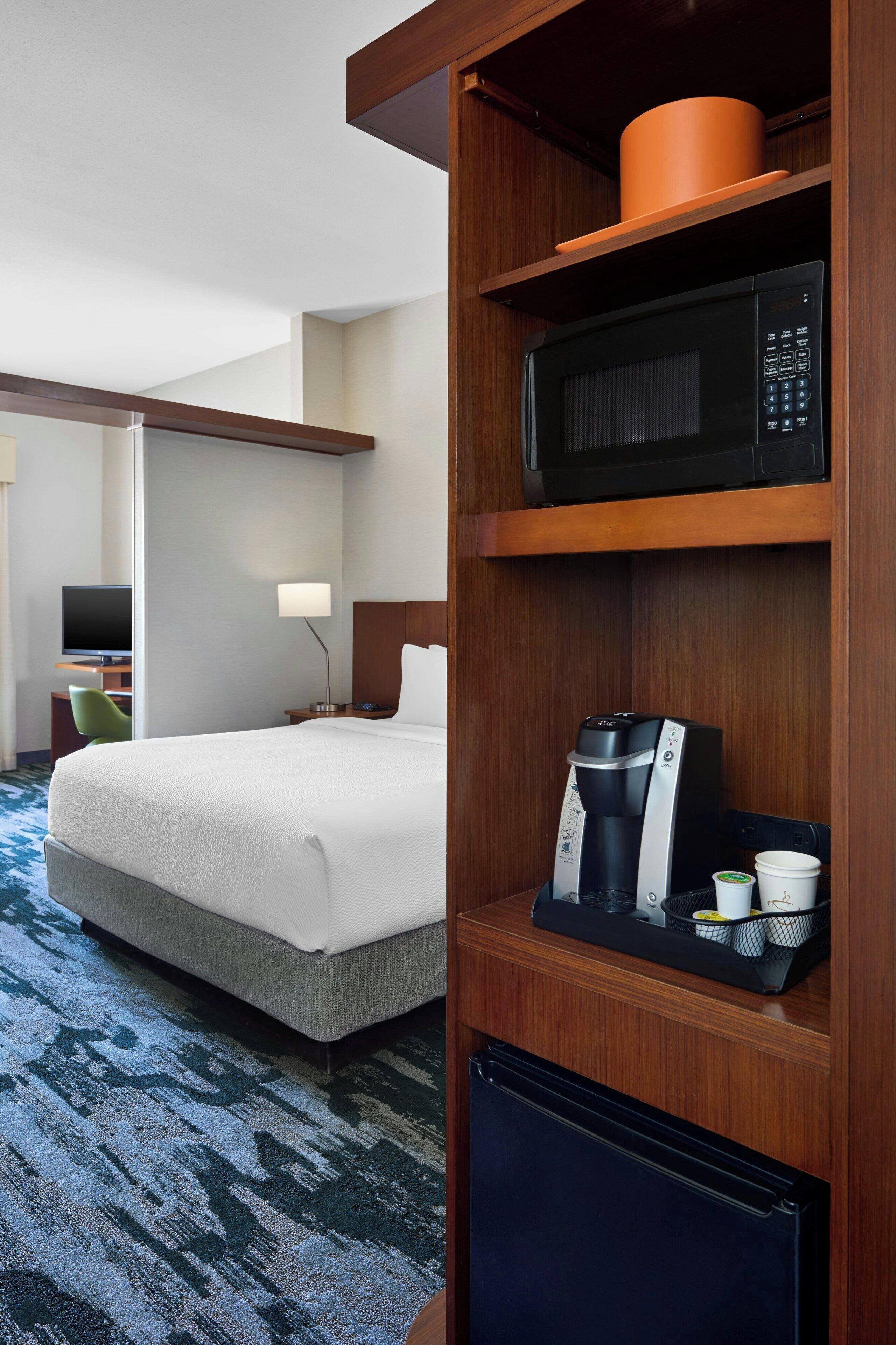 studio, 1 king bed with sofa bed, non smoking | desk, blackout curtains, iron/ironing board, free wifi