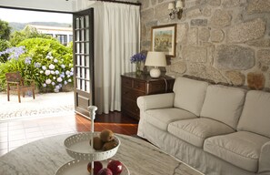 Departamento, 2 habitaciones | Área de sala de estar