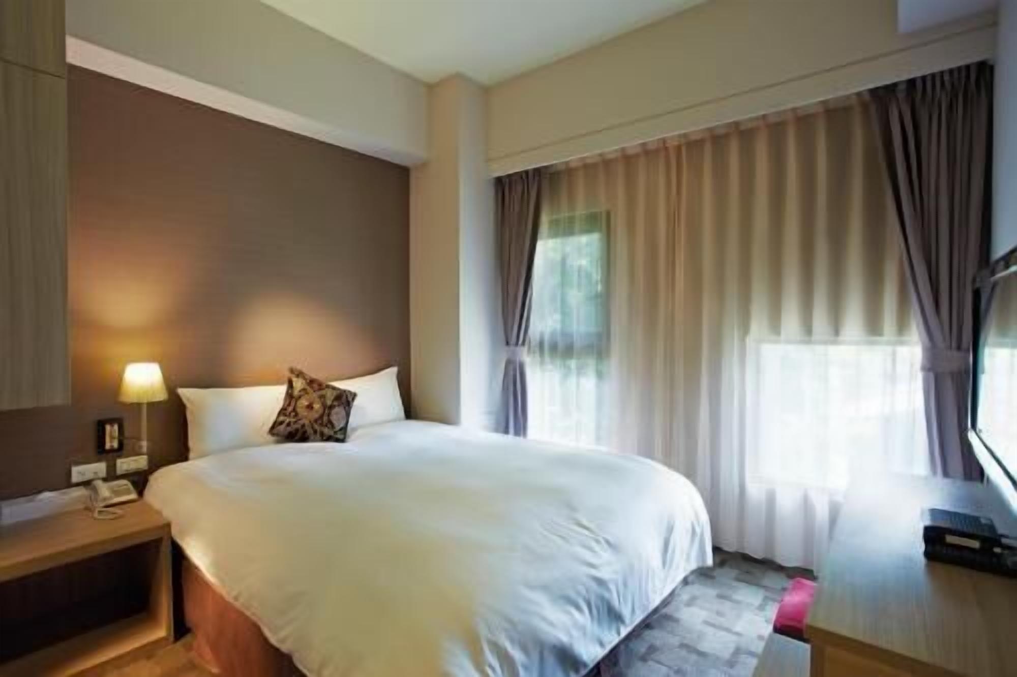 Down comforters, desk, soundproofing, free WiFi