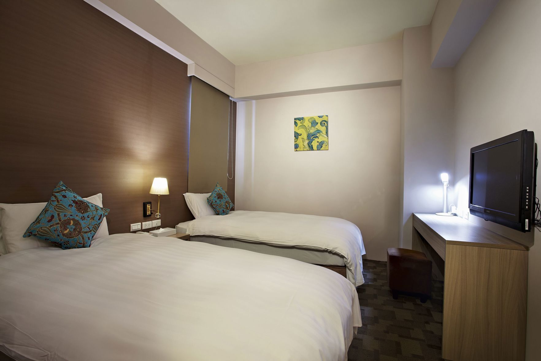 Down comforters, desk, soundproofing, free WiFi