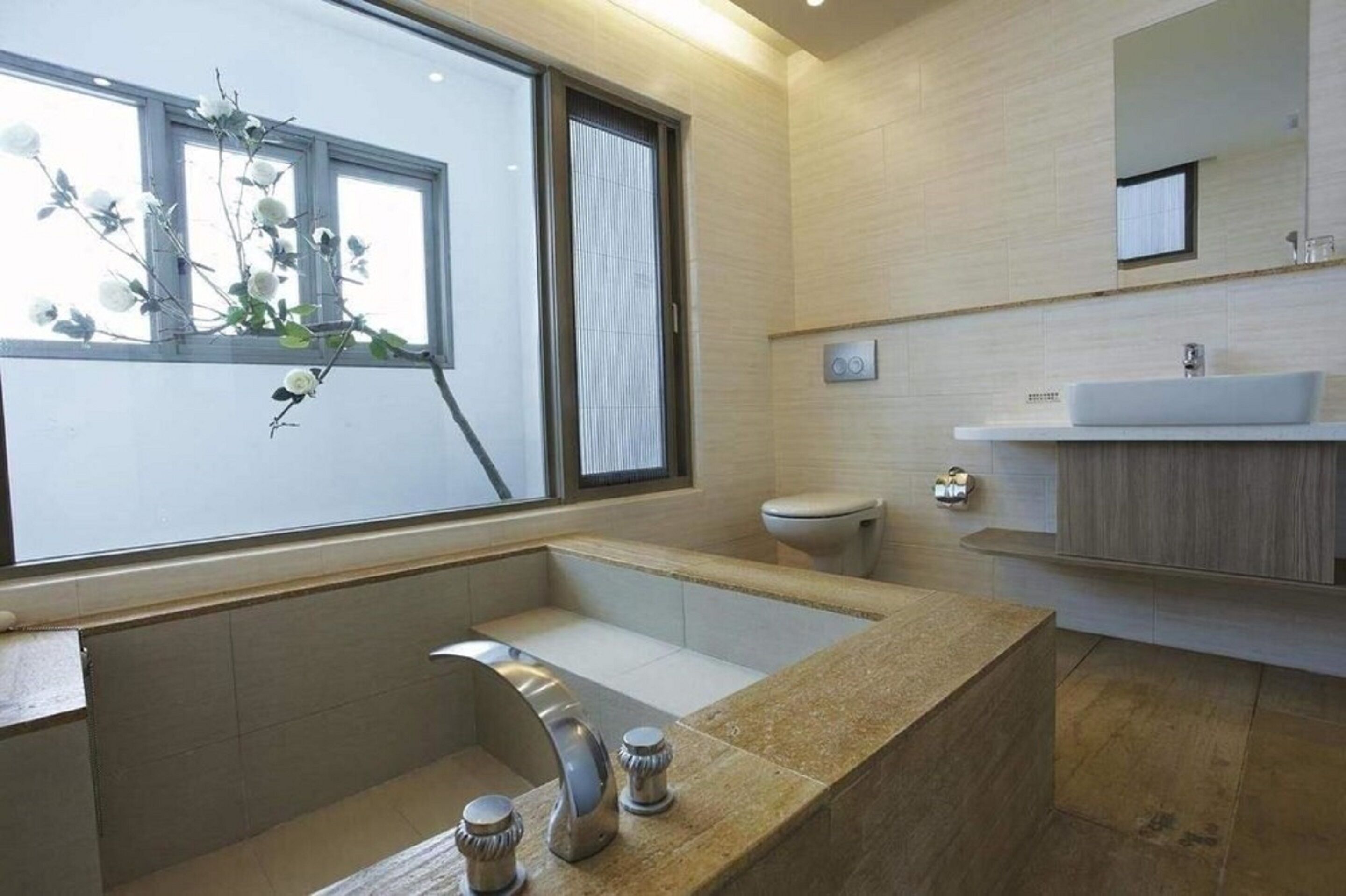 deluxe double room, non smoking, bathtub | bathroom | hair dryer, slippers, towels, soap