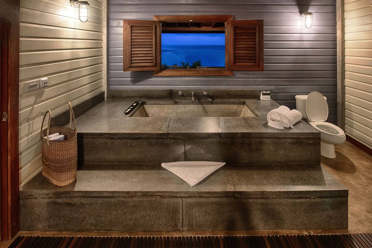 deep-soaking bathtub