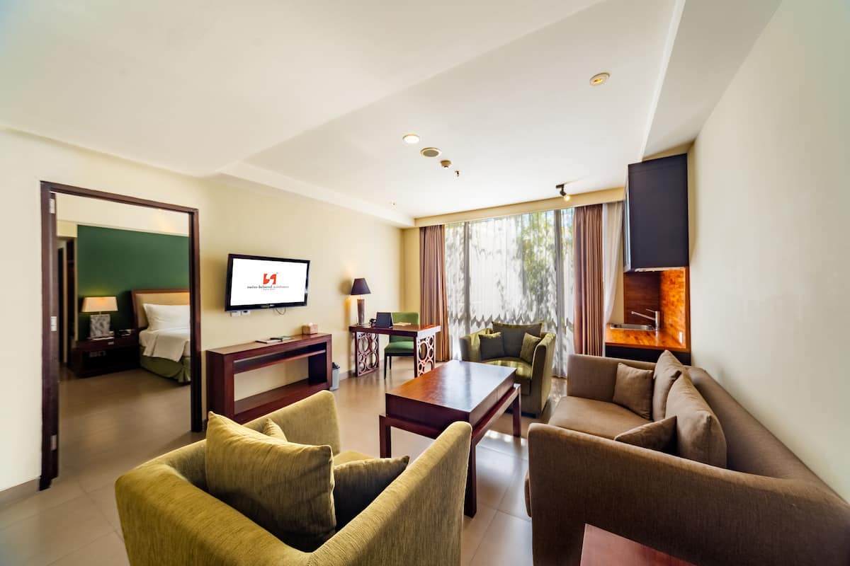 Executive suite | 1 slaapkamer, luxe beddengoed, een kluis op de kamer, een bureau
