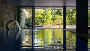 Indoor pool, seasonal outdoor pool, pool loungers