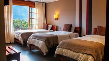 Cubrecamas, colchones con pillow-top, muebles diferentes y escritorio