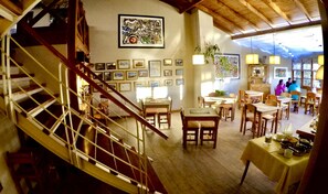 Desayuno buffet todos los días (con cargo)