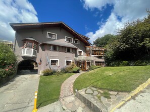 Fachada da propriedade