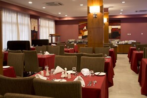 Free daily buffet breakfast  - Seascape Hotel (Dar es Salaam)