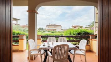 Superior Apartment, 2 Bedrooms, Patio | Terrace/patio
