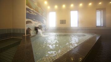 Indoor spa tub