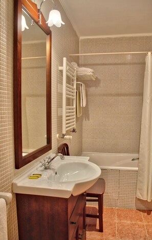 Dusche, Bidet, Handtücher