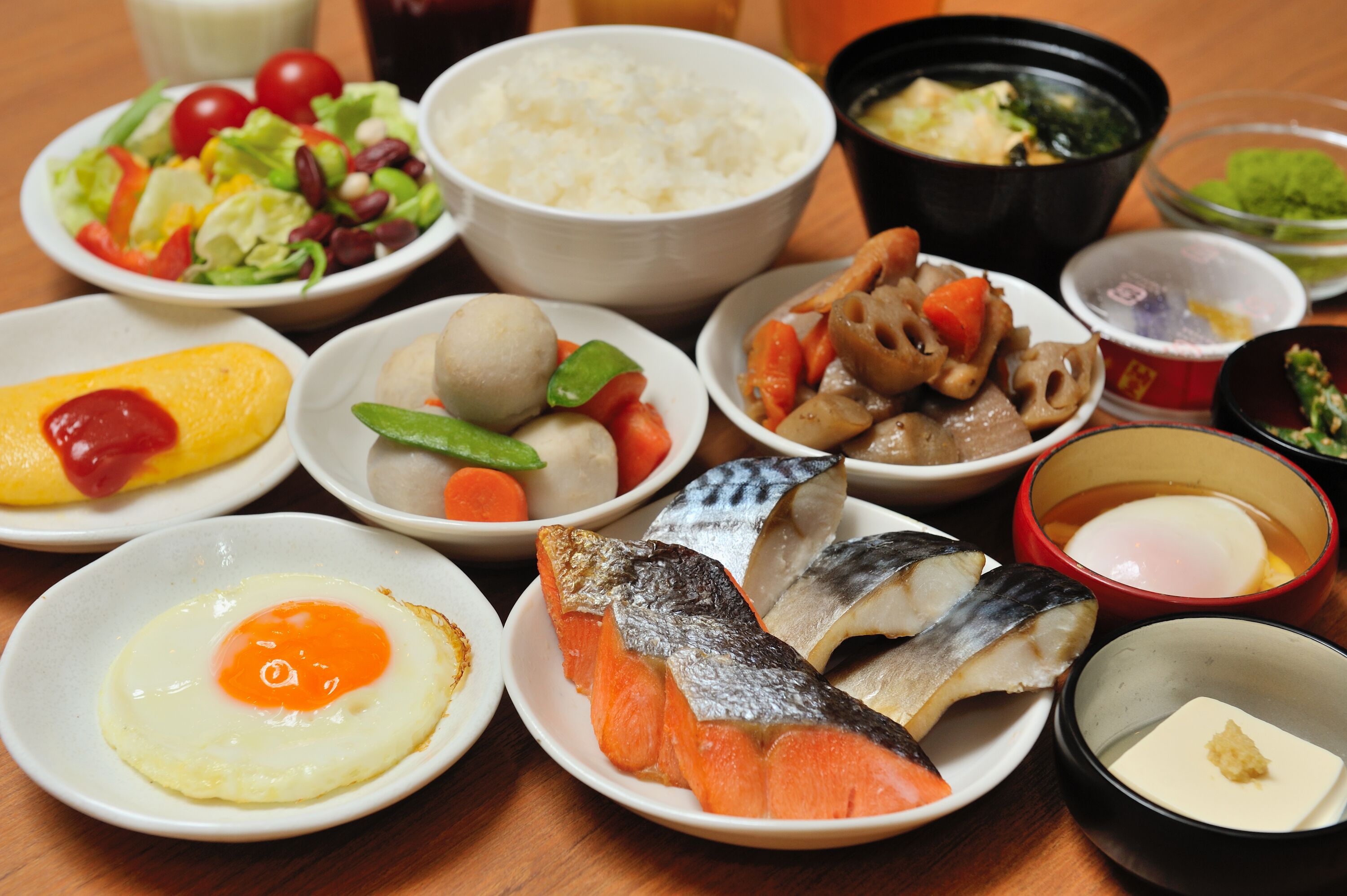 daily buffet breakfast (jpy 2000 per person)