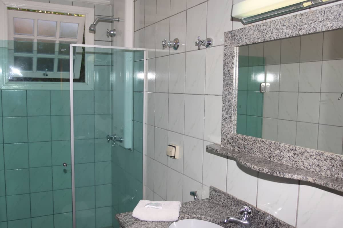 Shower, towels