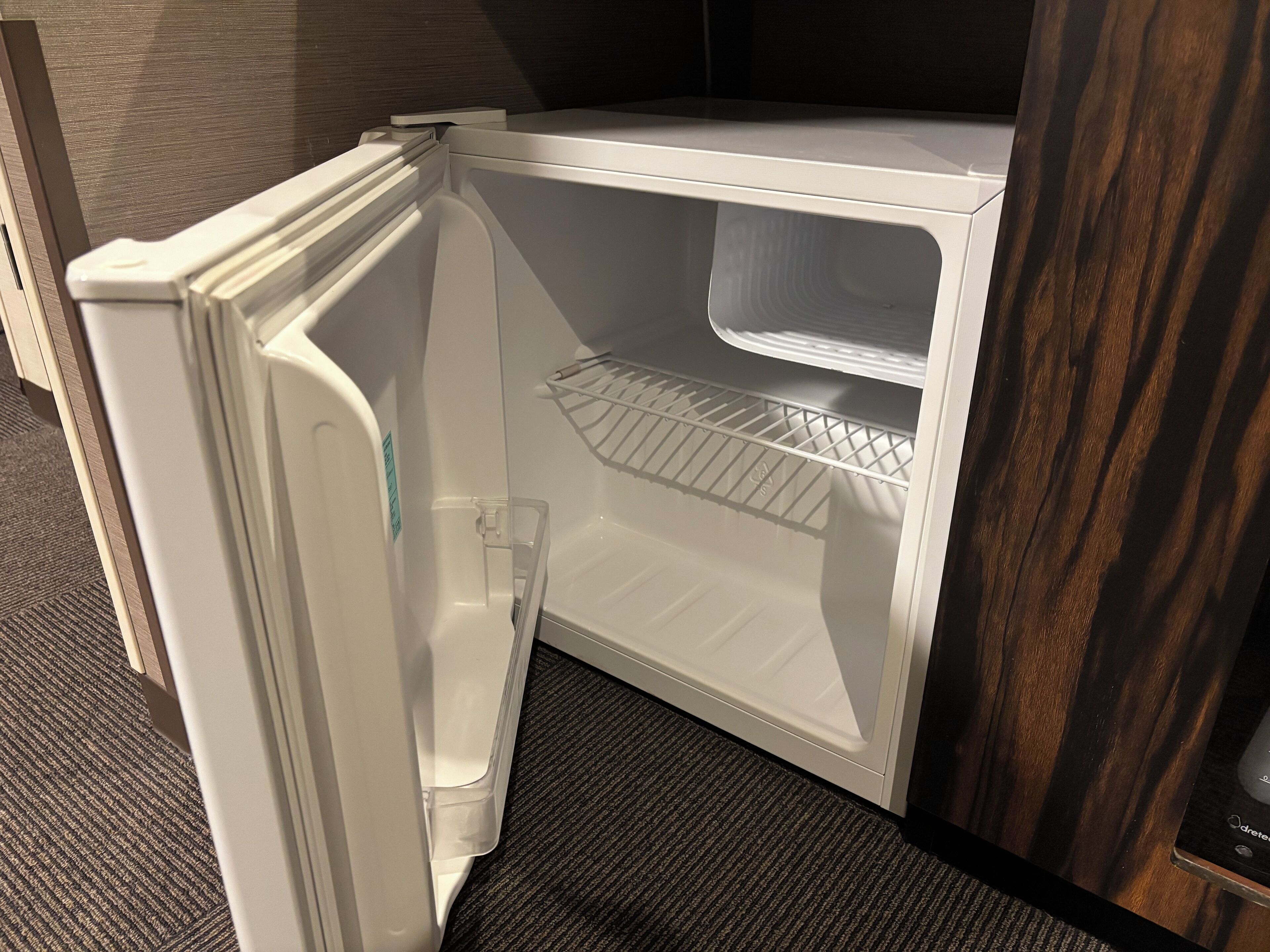 1 bedroom, down duvets, desk, blackout curtains