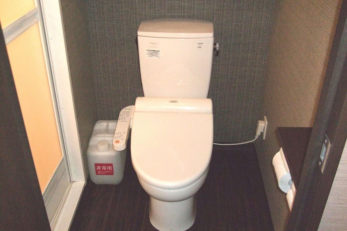 Bilik Mandi | Pancuran mandi, kelengkapan dandanan diri percuma, pengering rambut