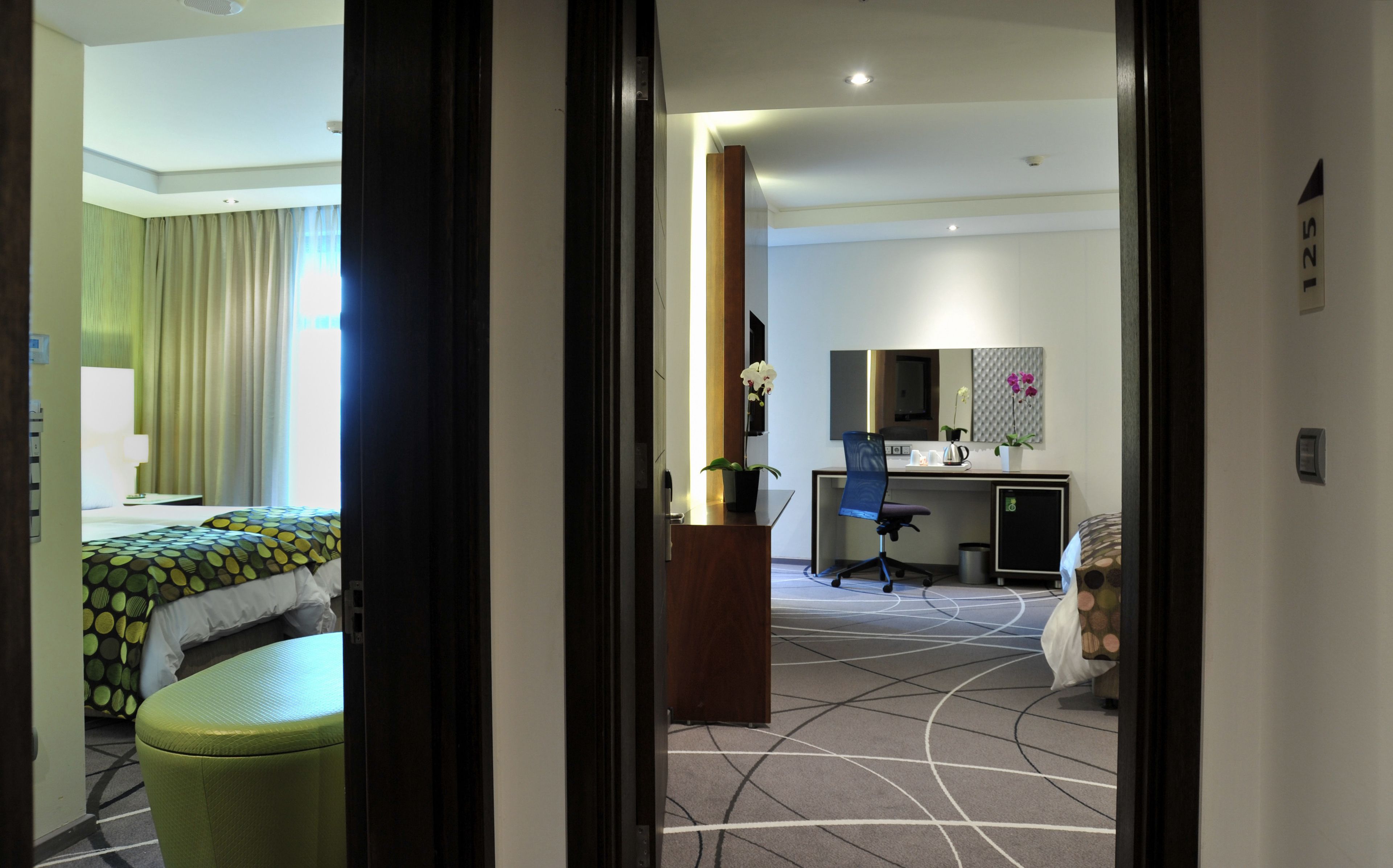 1 bedroom, premium bedding, down duvets, minibar