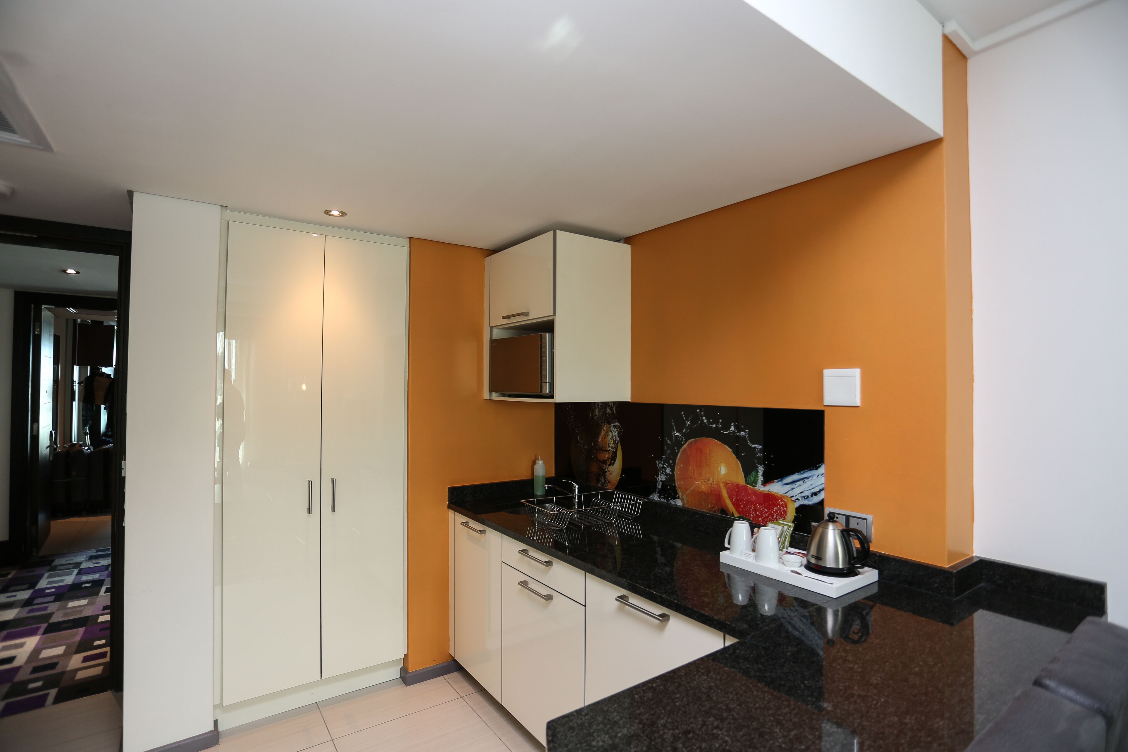 executive room | private kitchenette | coffee/tea maker, electric kettle
