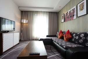 Premium bedding, down duvets, minibar, in-room safe