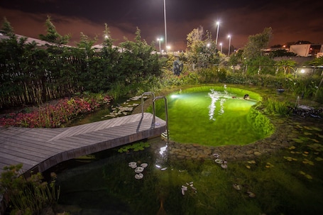Property grounds. Hotel Verde Cape Town Airport