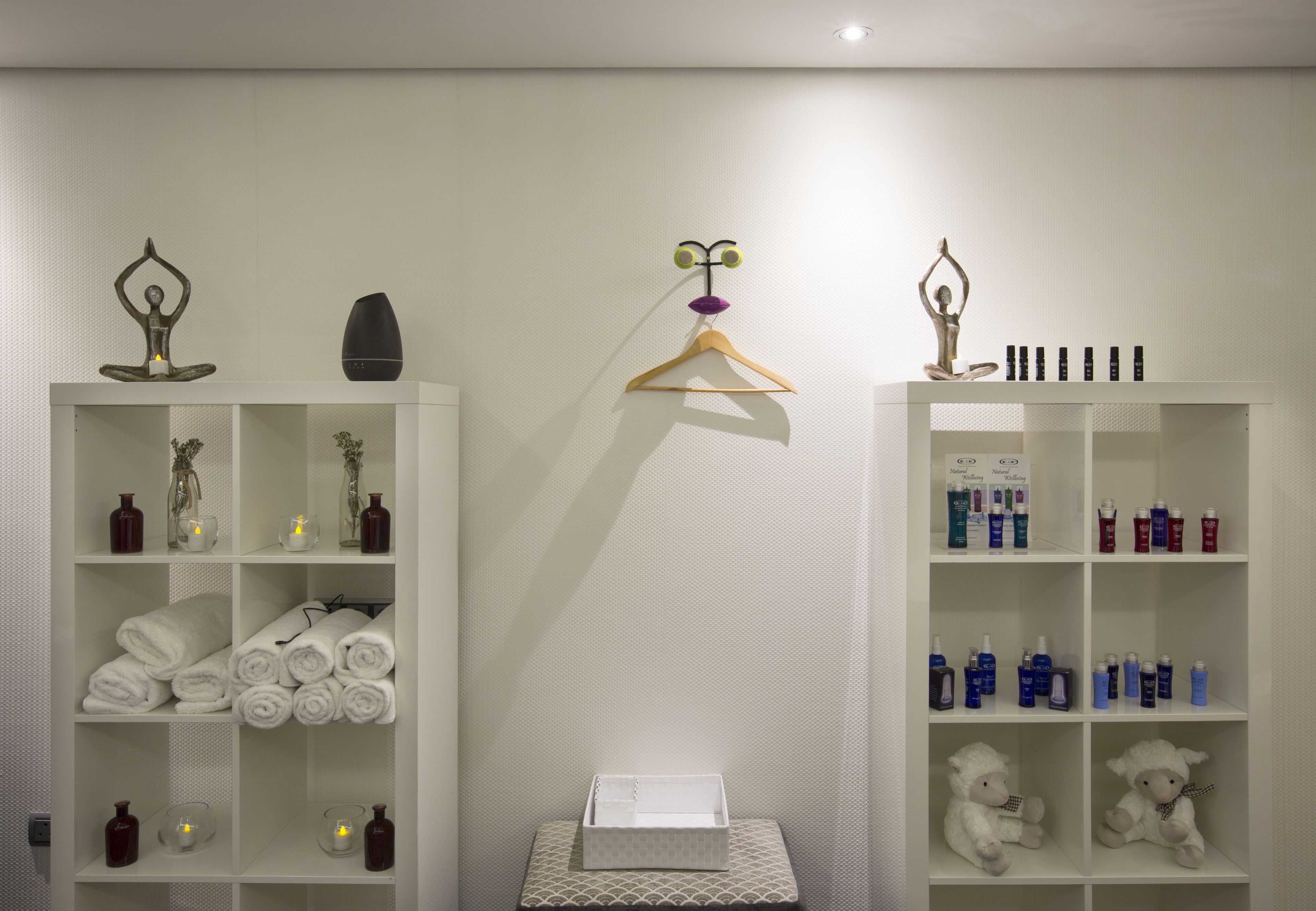 couples treatment room(s), hot stone massages, deep-tissue massages