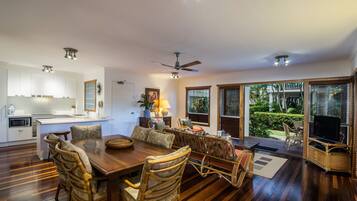 Superior Apartment, 2 Bedrooms | Living room | 42-inch TV with cable channels, DVD player