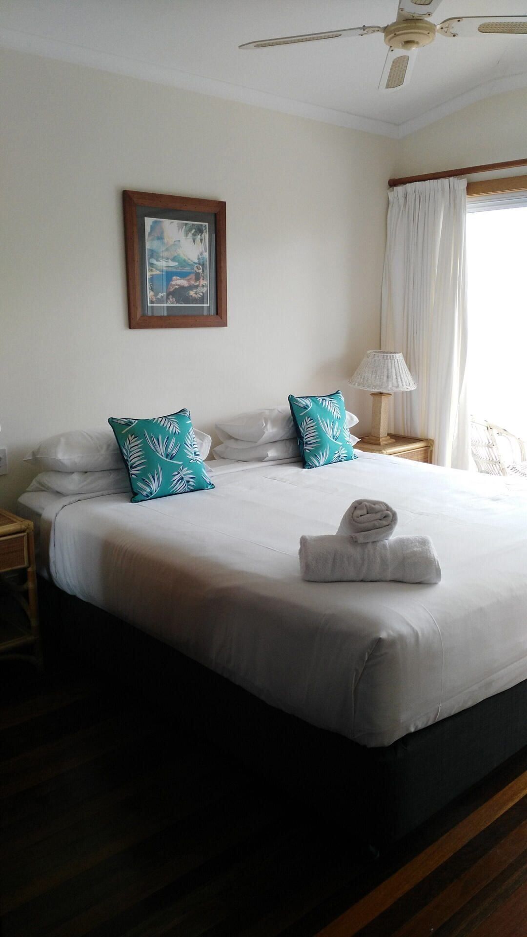 Ropa de cama de alta calidad y camas con pillow-top 
