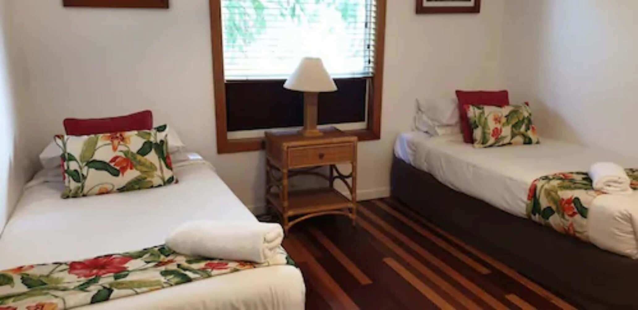 Ropa de cama de alta calidad y camas con pillow-top 