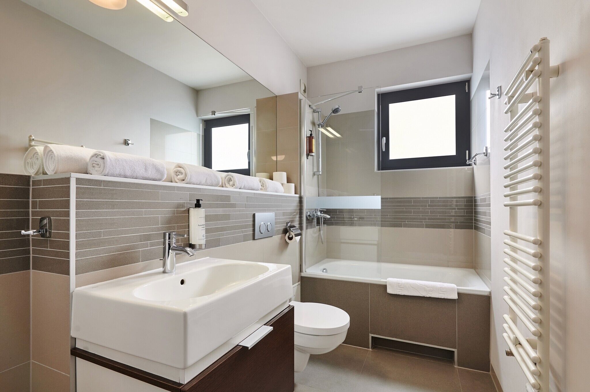 Suite, 2 camere da letto, angolo cottura | Bagno | Articoli per l'igiene personale ecosostenibili, asciugacapelli