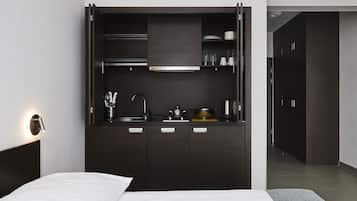 Refrigerador, placa de cocina, lavavajillas, cafetera/tetera
