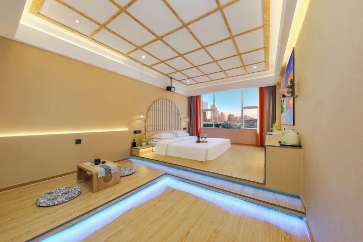 Smart Voice Control Japanese-Style Tatami Double Bed Room (Cinema-Sized Screen + Projection)