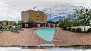 Udendørs pool