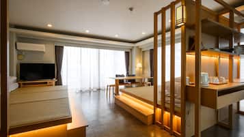 Room | Down comforters, individually decorated, individually furnished, desk