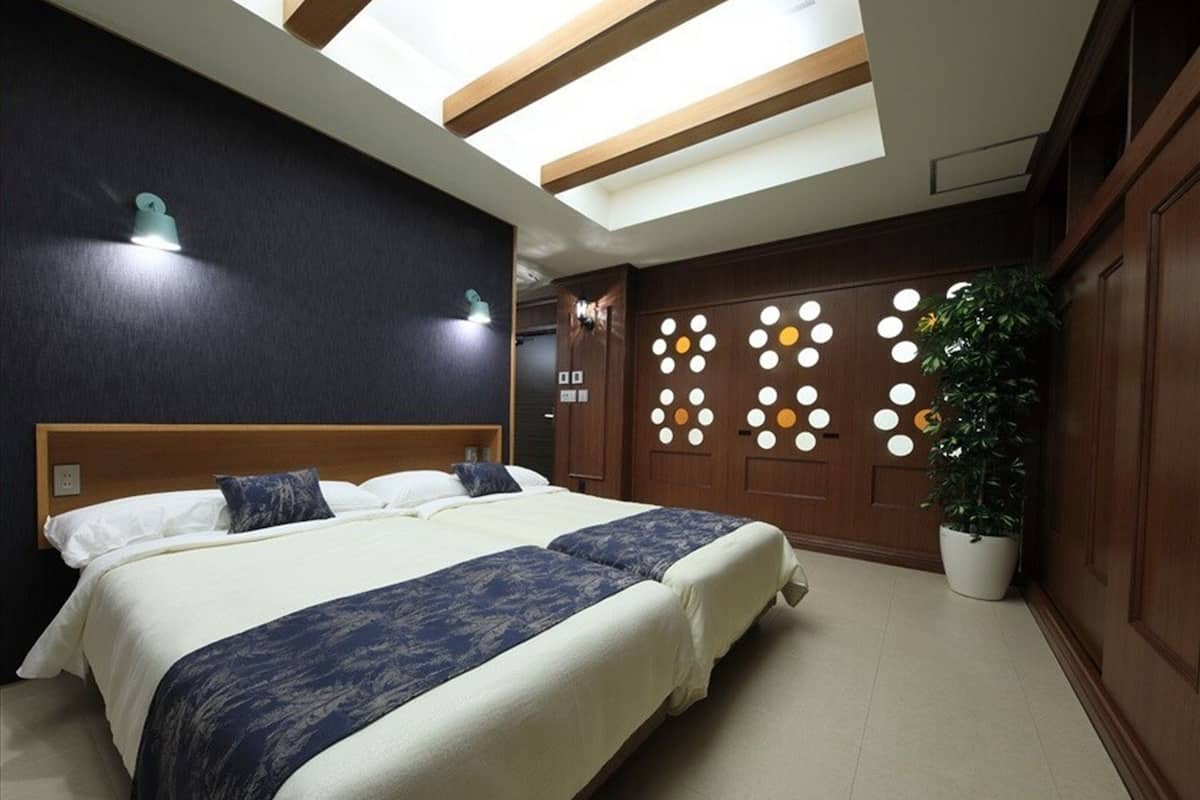 Royal Room