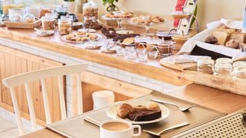 Petit déjeuner buffet compris tous les jours