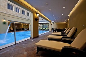 Piscine couverte, piscine extérieure