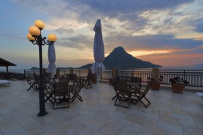 Terrace/patio - Hotel Continental (Kalymnos)