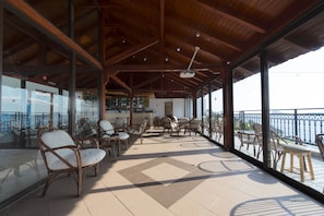 Poolside bar - Hotel Continental (Kalymnos)
